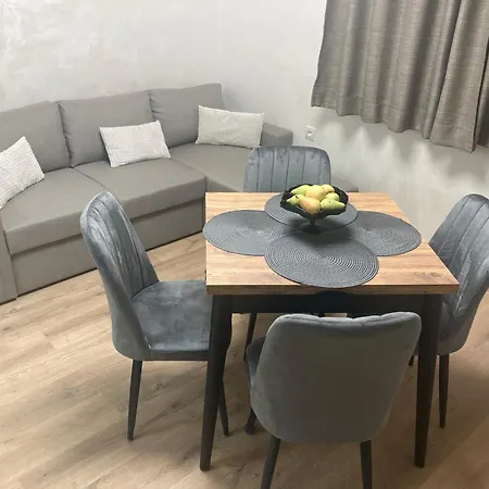 Apartment в къщи