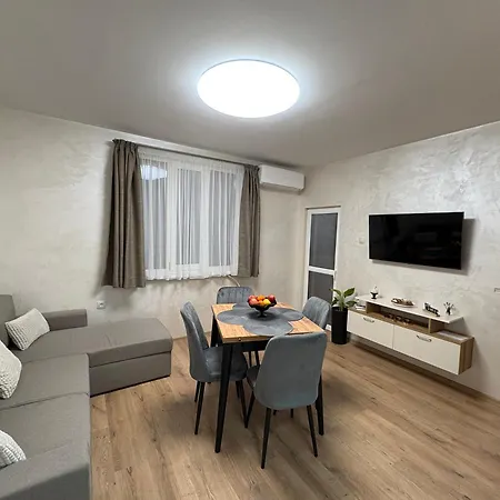 в къщи * וליקו טורנובו